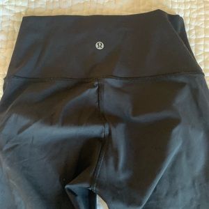 Lululemon wunder under leggings- size 6 black
